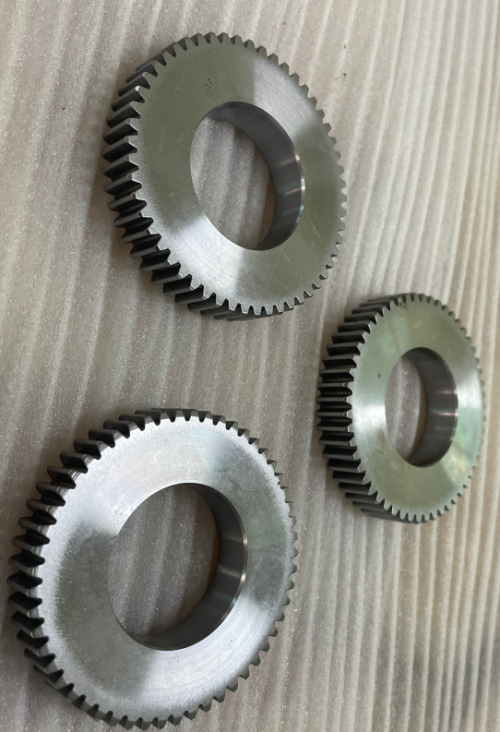 spur gears, helical gears, worm gears, gear shafts and customized gear parts